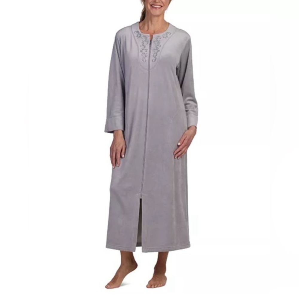Miss Elaine Embroidered Zip-Front Robe